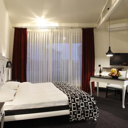 Lush Hotel Taksim - Special Category Istanboel Buitenkant foto